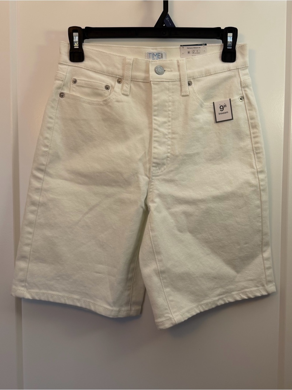 TIME and TRU Women's Cream 9" Inseam Denim Shorts various sizes NWT